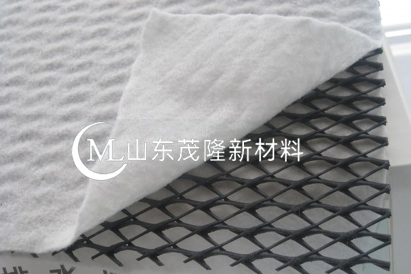 三維復(fù)合排水網(wǎng)的特性有哪些？